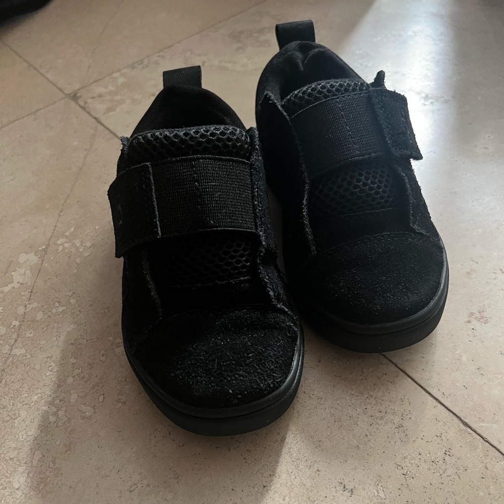 Ugg kids shoes